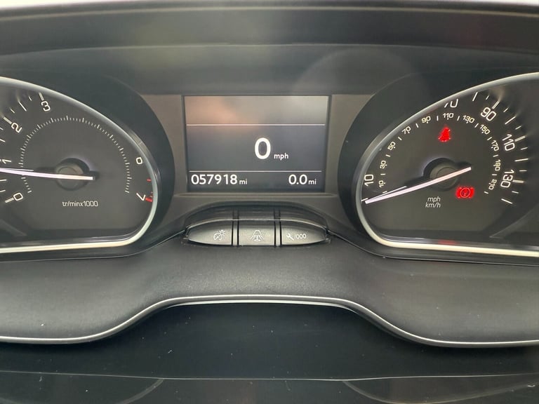 2013 Peugeot 208 1.2 VTi Allure 3dr HATCHBACK Petrol Manual