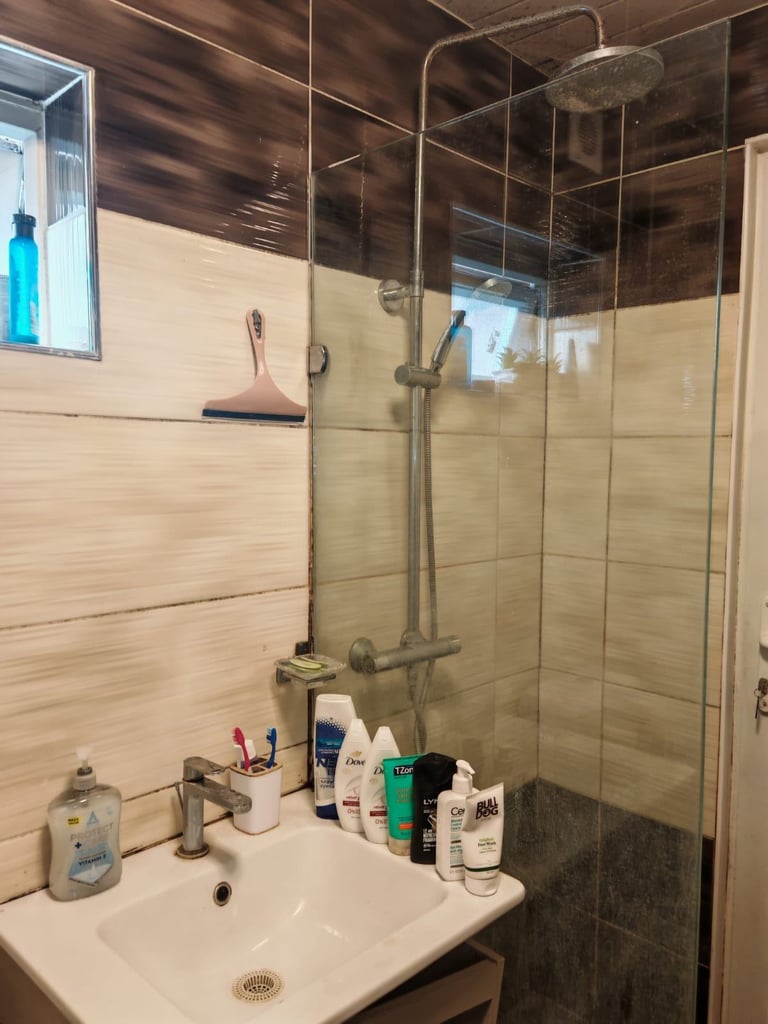 £1,050 pcm – Luxe Ensuite with Private Entrance | All Bills Included | New Malden KT3