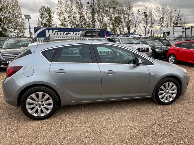 2014 Vauxhall Astra 2.0 CDTi ecoFLEX Elite Euro 5 (s/s) 5dr Hatchback Diesel Manual