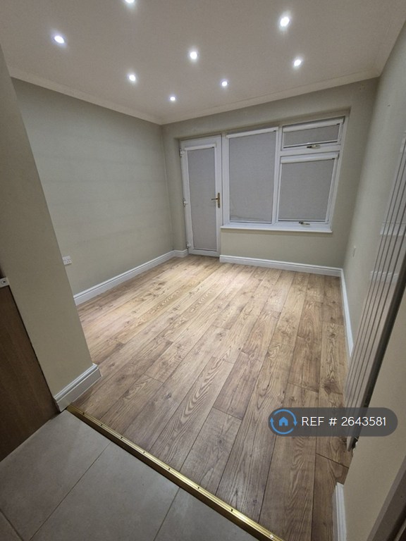 2 bedroom house in Grafton Road, Dagenham, RM8 (2 bed) (#2643581)