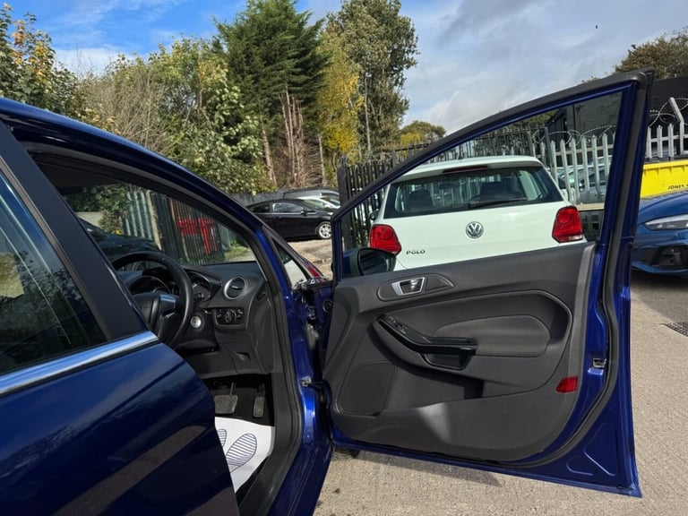 2015 Ford Fiesta 1.0T EcoBoost Zetec Hatchback 5dr Petrol Powershift Euro 6 (100 ps) Hatchback Pe...