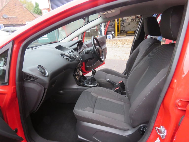2016 Ford Fiesta 1.0T EcoBoost Zetec Euro 6 (s/s) 5dr HATCHBACK Petrol Manual