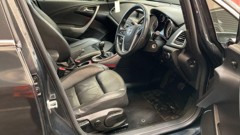 2014 Vauxhall Astra 1.6 16v Elite Euro 5 5dr HATCHBACK Petrol Manual