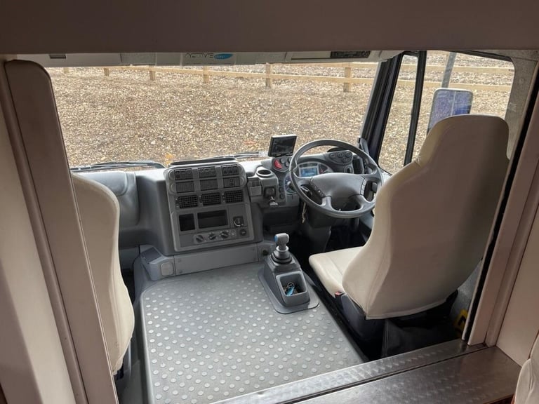 2007 Iveco STRALIS 7 HORSE LEHEL HORSEBOX Diesel Automatic