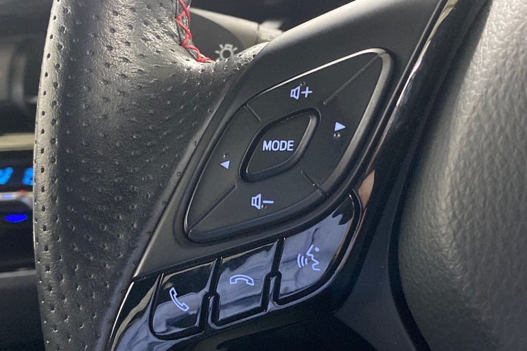 2022 Toyota C-HR 96486 Hatchback Hybrid Automatic