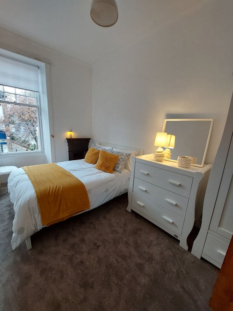 2 Bedroom Fully Furnished Flat to rent in Milngavie 