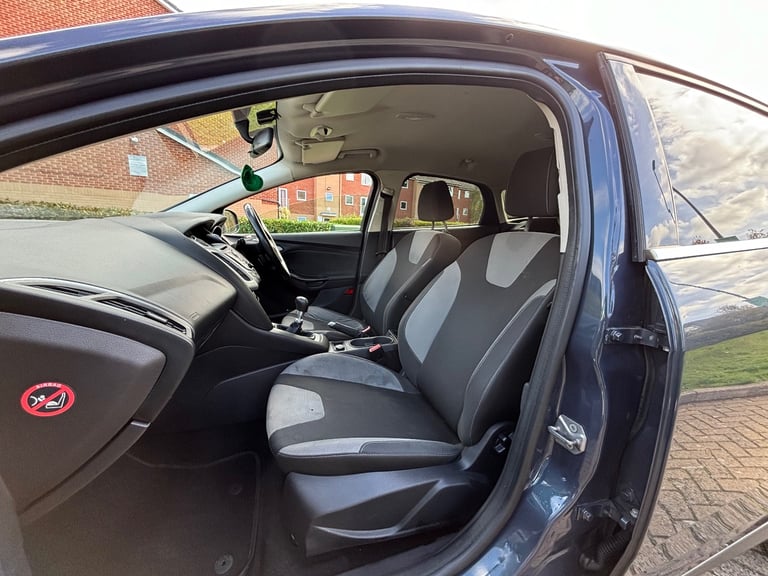 2012 Ford Focus 1.0T 6 speed manual FSH! - Image 11