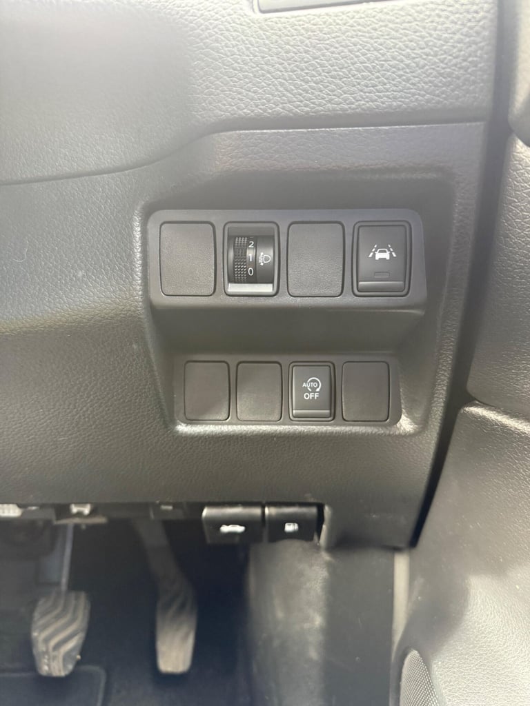 2017 Nissan Qashqai 1.2 DIG-T N-Connecta Euro 6 (s/s) 5dr HATCHBACK Petrol Manual