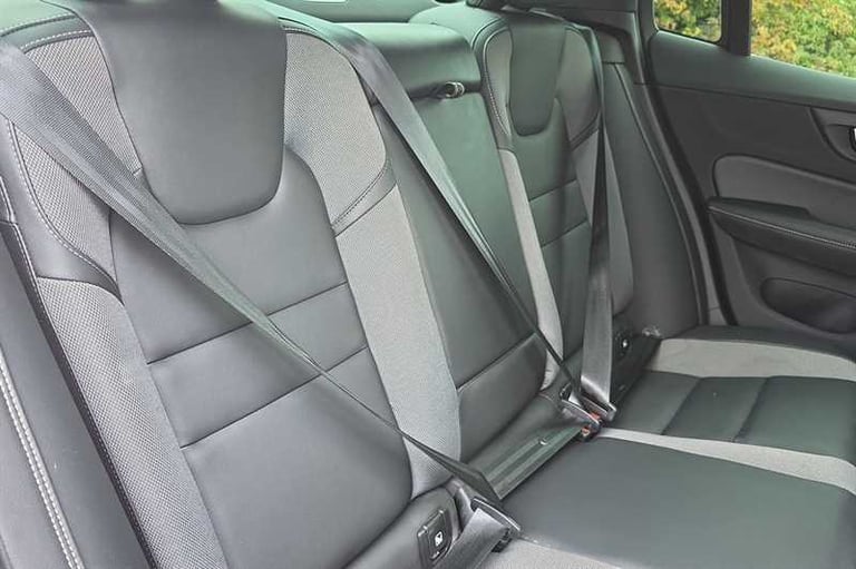 2022 Volvo S60 2.0 B5P R DESIGN 4dr Auto SALOON PETROL Automatic