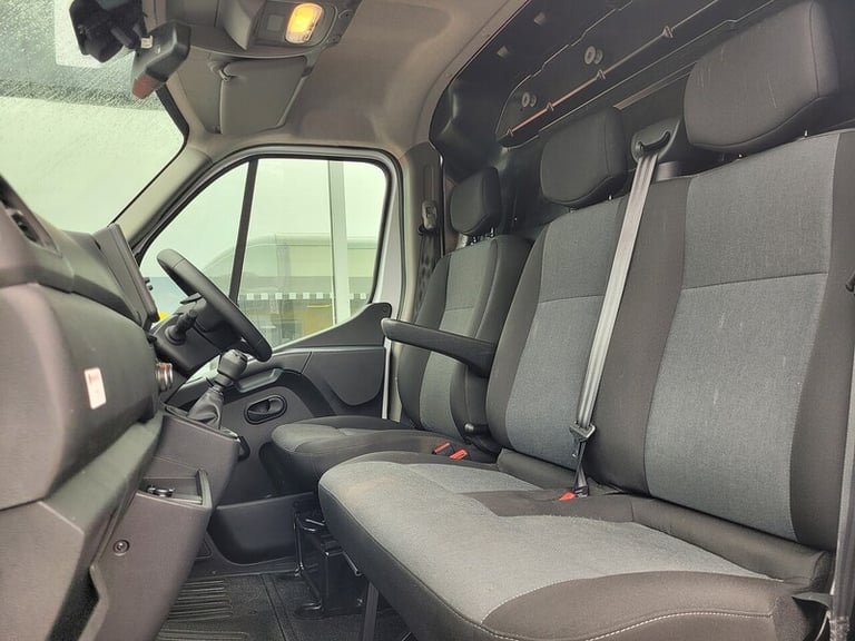 2023 Renault Master 145ps ENERGY 35 Business Luton Low Loader LWB 4.85m with Roller Shutter Doo L...