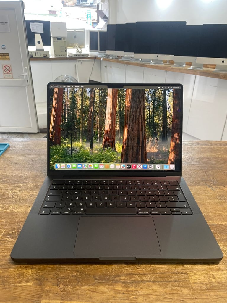 14-inch Apple MacBook Pro M4 16,1 (10-CPU 10-GPU) 16-core 16GB RAM 500GB SSD Space Black Logic Pro