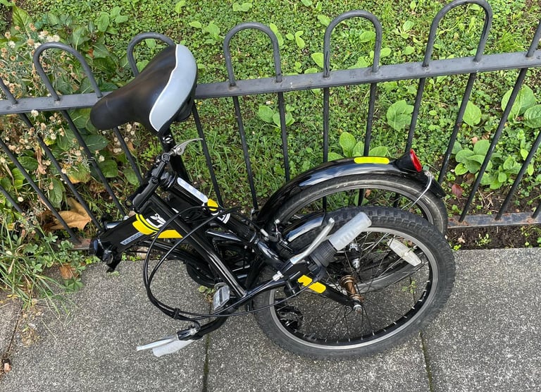 Lovely folding bike 6 speed in very good condition Fully functional 