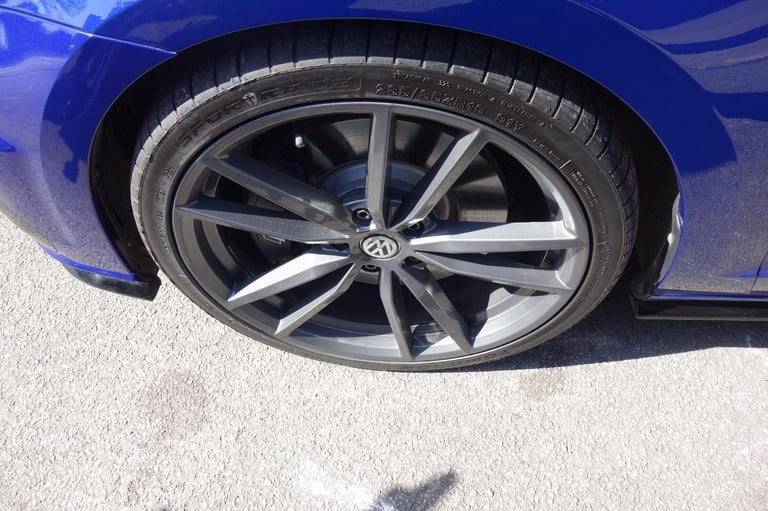 Volkswagen Golf 2.0 TSI 310 R 5dr 4MOTION DSG PETROL SEMIAUTOMATIC 2018/18