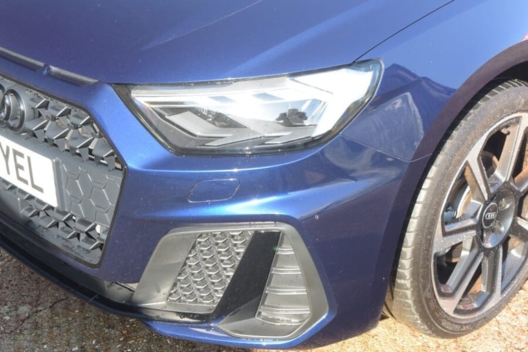  Audi A1 Sportback 1.0 Tfsi 30 Black Edition Sportback S Tronic Petrol
