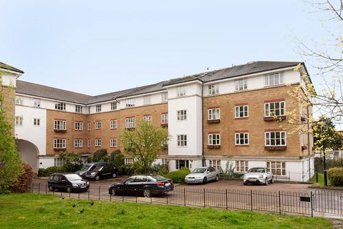 Securely gated, 24/7 parking in ***TUFNELL PARK*** N19 5GS (5052)