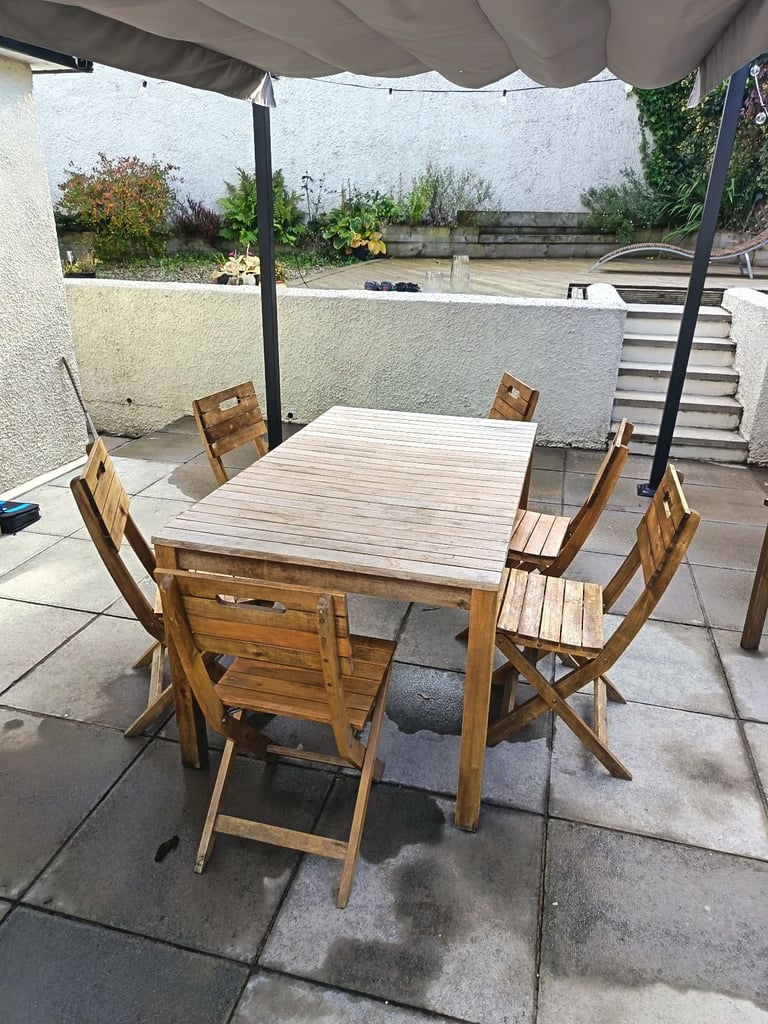 Garden Furniture Set - 6 Chairs & Table - Good Condition