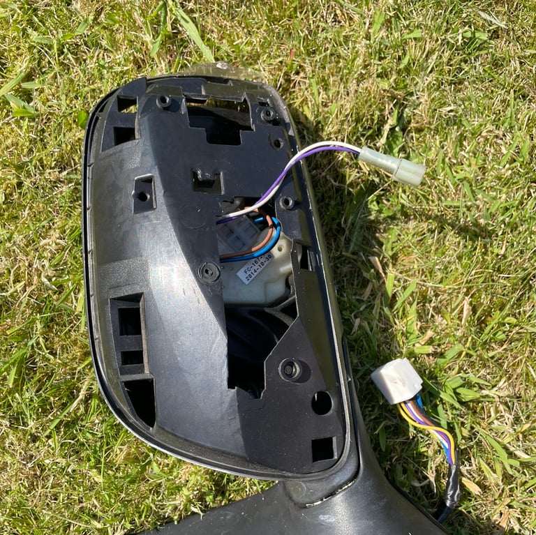 Car wing mirror 