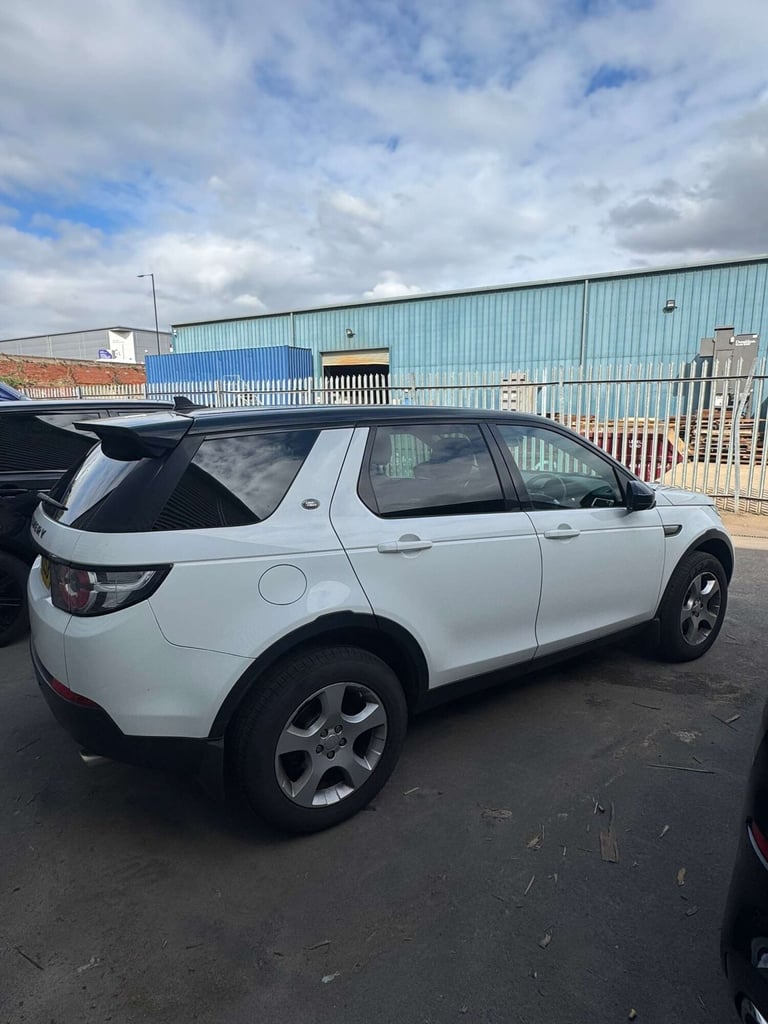 2016 Land Rover Discovery Sport 2.0 Discovery Sport SE Tech TD4 4WD 5dr SUV Diesel Manual