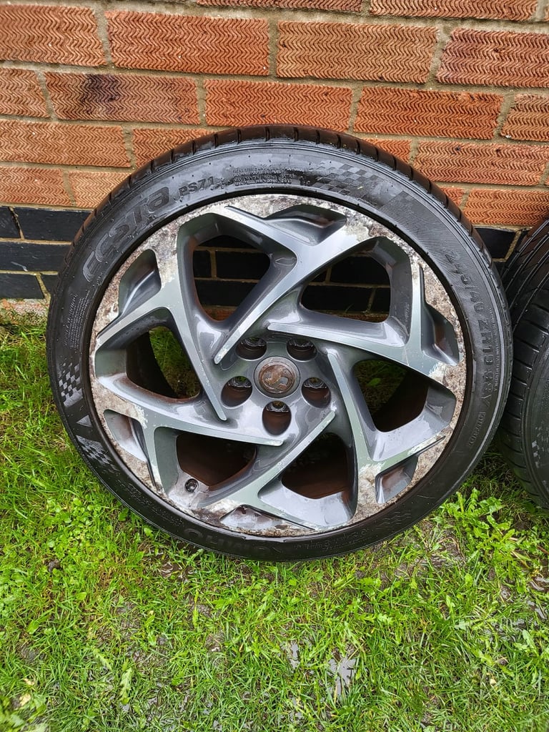19 inch Vauxhall Insignia S Alloy wheels 