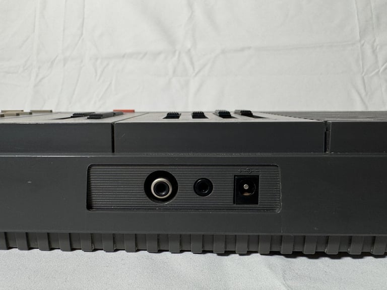 Yamaha Portasound PSS-360 Digital Synthesizer Keyboard