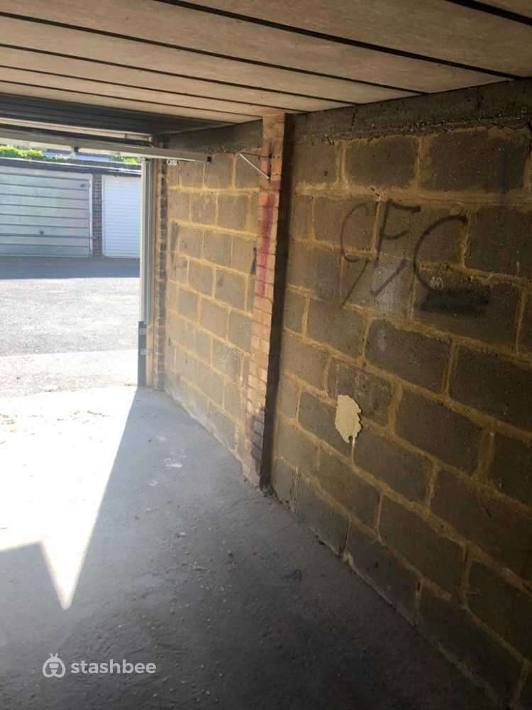Fantastic 105 Sq Ft Garage available to rent in London (E1)