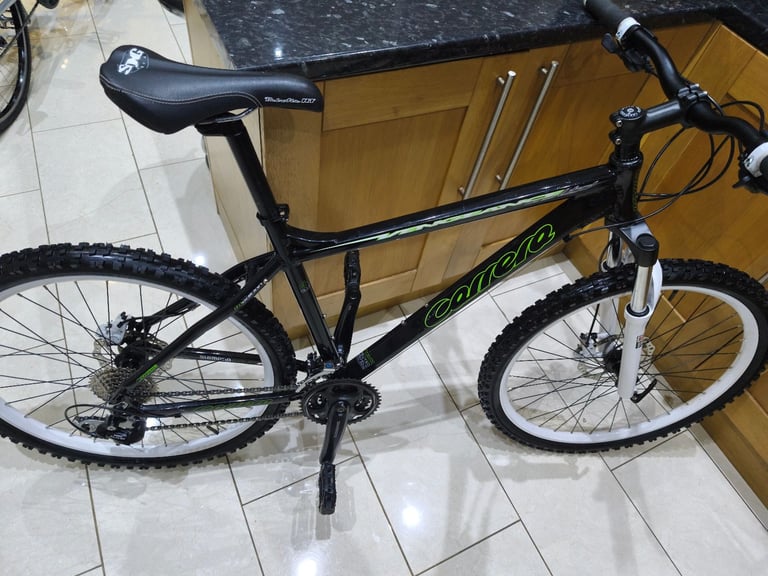Mens Carrera bike excellent condition 