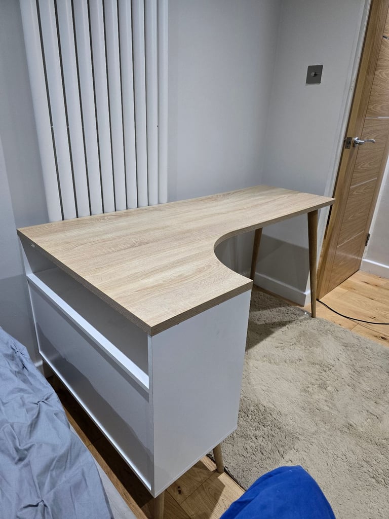 White & Oak Corner Office Table