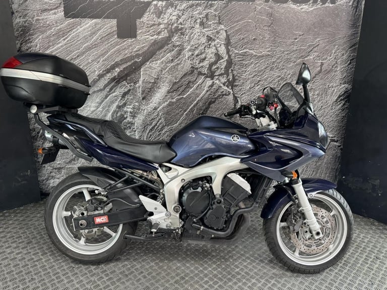 YAMAHA FZ6 FAZER 600 2004