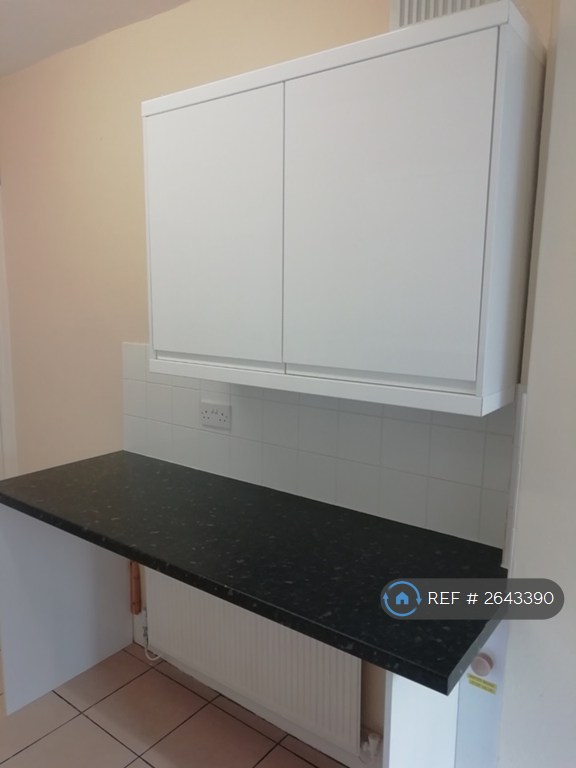 4 bedroom house in Lower City Road, Tividale, Oldbury, B69 (4 bed) (#2643390)
