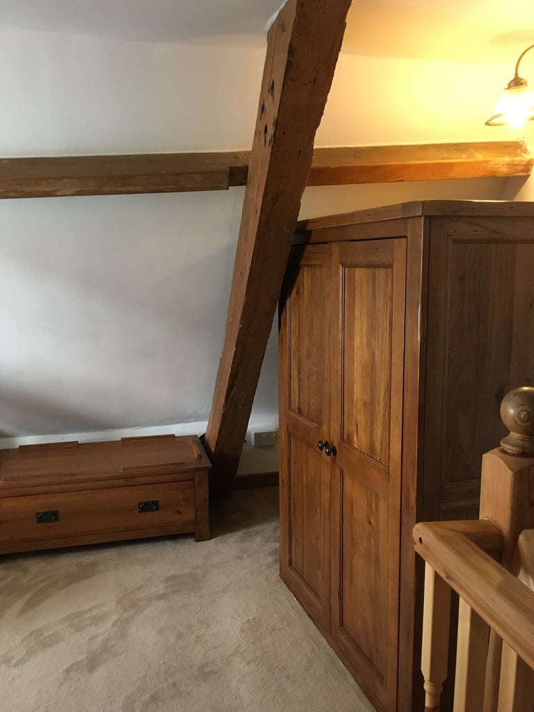Beautiful solid Oak Furniture Land rustic double wardrobe & large deep drawer EXCELLENT CONDITION 