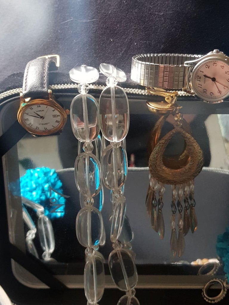 Any kind of unwanted jewellery whole or broken gold silver or brass and old watches