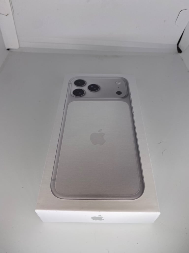 Brand new iPhone 17 pro max 1tb with receipt 