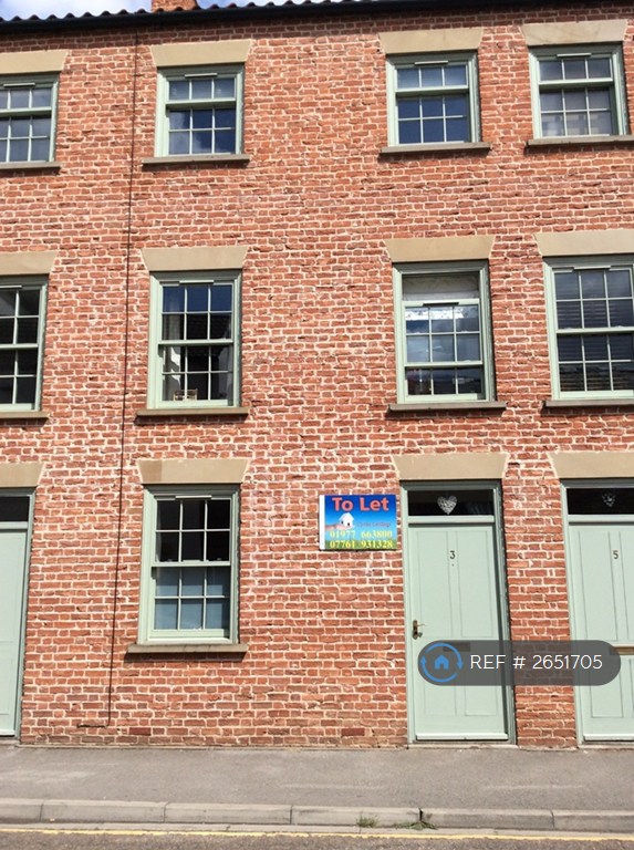 image for 4 bedroom house in Thornden Buildings, Selby, YO8 (4 bed) (#2651705)