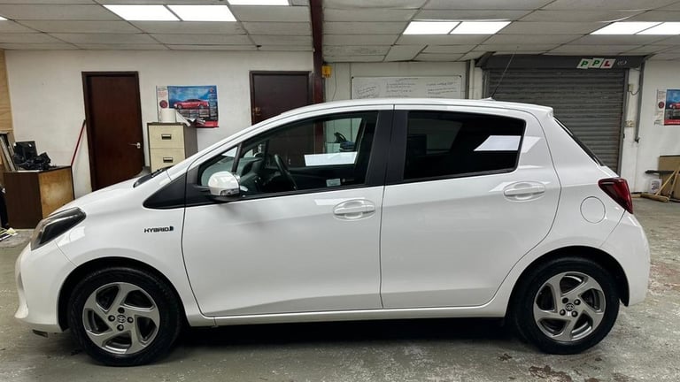2016 Toyota Yaris 1.5 Hybrid Icon 5dr CVT HATCHBACK PETROL/ELECTRIC Automatic