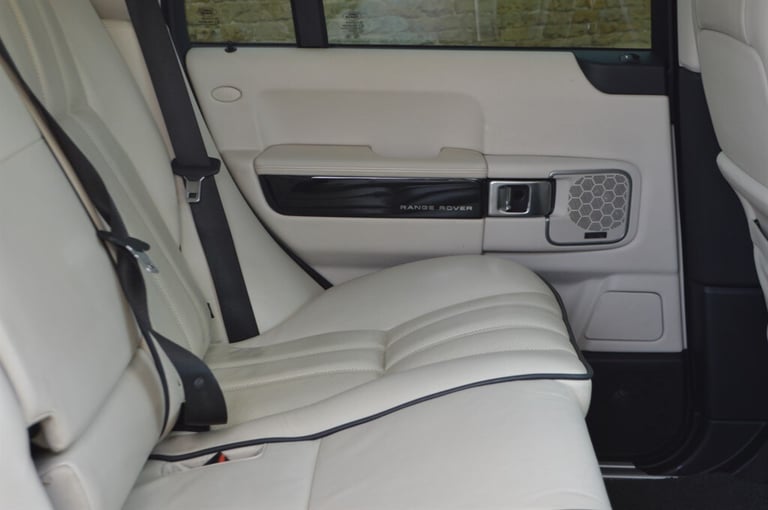 2012 Land Rover Range Rover 4.4 TDV8 Westminster 4dr Auto ESTATE DIESEL Automatic