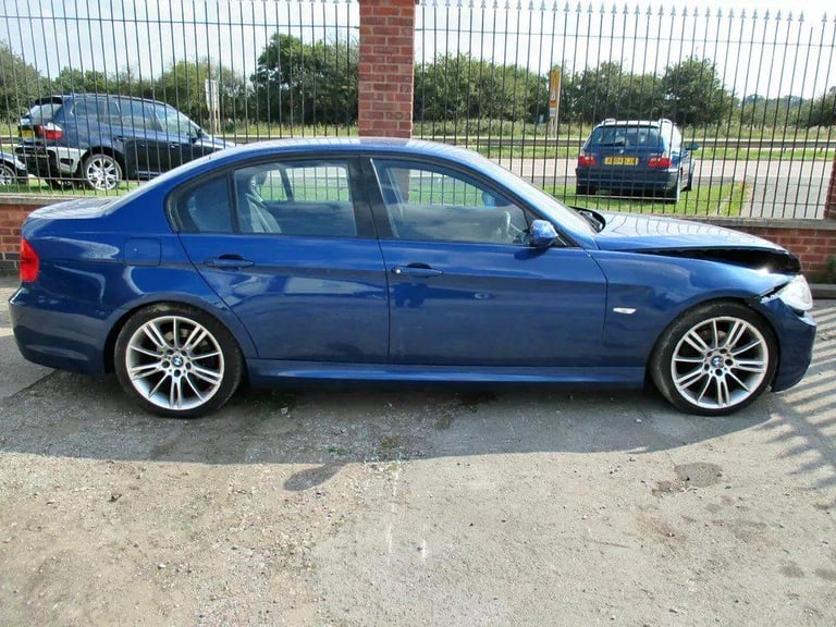 BMW 3 SERIES E90 BREAKING FOR PARTS LE MANS BLUE