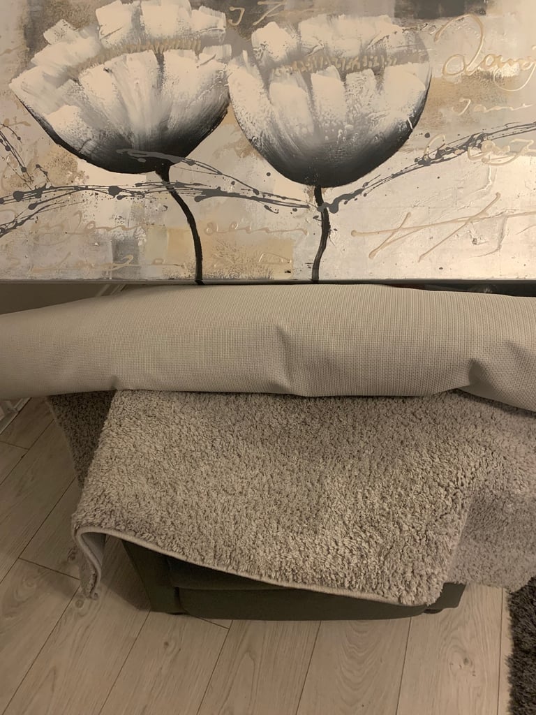 image for XL grey rug and a large silver grey and black canvas 