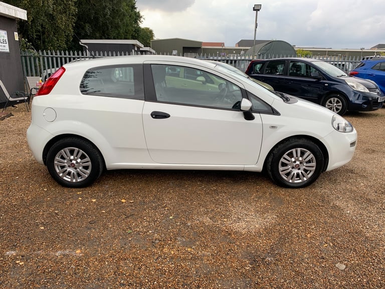 2015 Fiat Punto 1.2 Pop 3dr HATCHBACK Petrol Manual