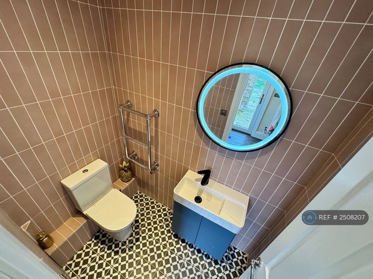 6 bedroom house in Upper Chapel Street, Halstead, CO9 (6 bed) (#2508207)