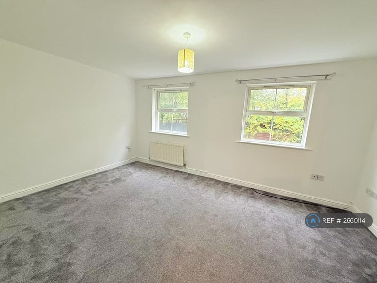 3 bedroom house in Railway View, Hednesford, Cannock, WS12 (3 bed) (#2660114)