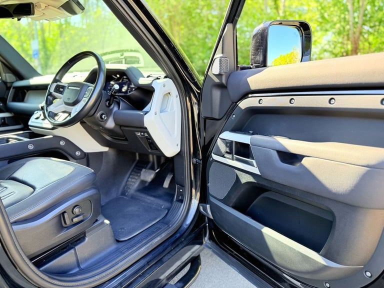 2020 Land Rover Defender 2.0 SD4 SE SUV 5dr Diesel Auto 4WD Euro 6 (s/s) (240 ps) ESTATE Diesel A...