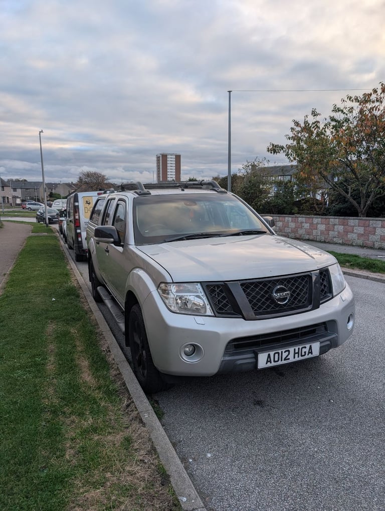 Nissan Navara tekna, automatic. (2012)