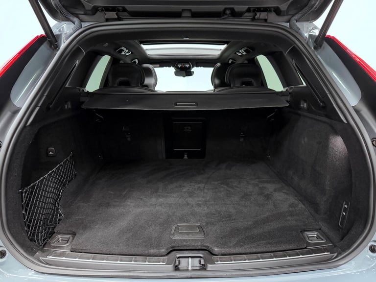 2021 Volvo XC60 R-Design Pro T8 AWD (390 hp) Auto ESTATE Petrol/Electric Hybrid Automatic