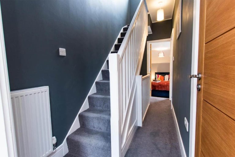 Beautifully Presented 5-Bedroom Terraced Home **COMPANY LET / R2R DEAL**