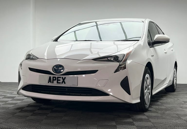 Wolverhampton Plated Private Hire Vehicle / Taxi Rental / Hire Toyota Prius Hybrid / UBER / BOLT