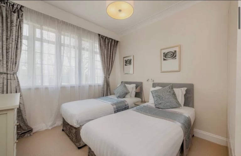 Bayswater Three Bedroom Apartment Short Term Let £4578 per week
