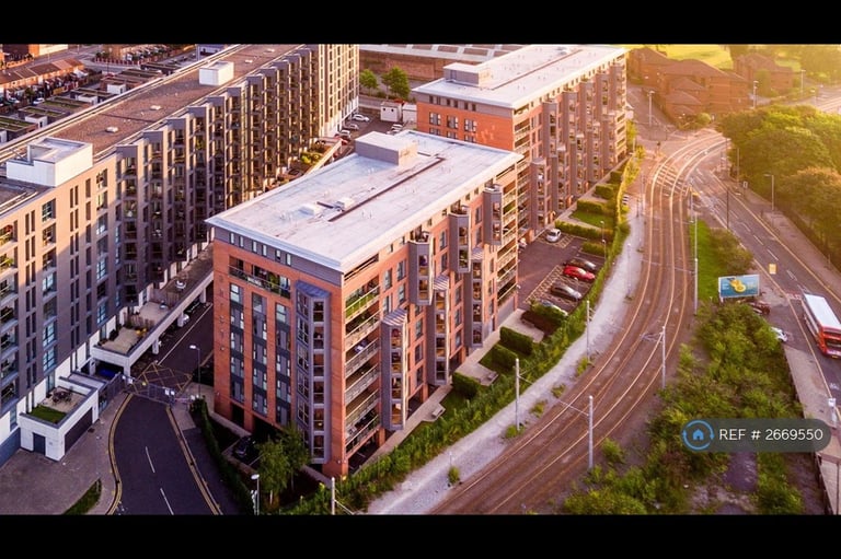2 bedroom flat in Munday Street, Manchester, M4 (2 bed) (#2669550)