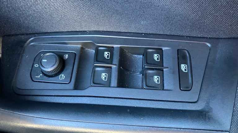 2022 Volkswagen T-Roc 1.5 TSI Life 5dr Petrol Hatchback Hatchback Petrol Manual