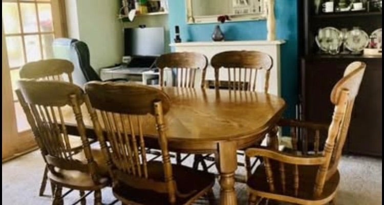 image for Solid Oak Dining Table with 6 Chairs & Chair pads – Extendable