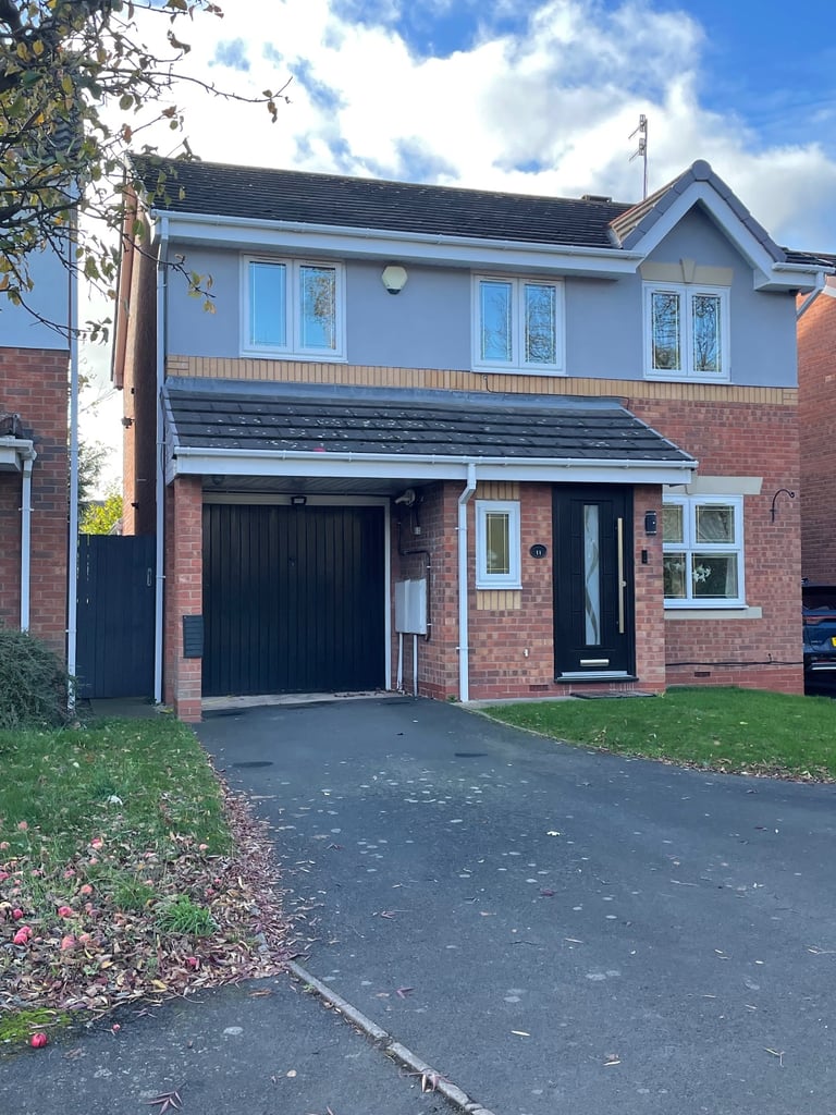 Modern 4 Bedroom Detached Family Home – Cradley Heath, Near Birmingham City Centre